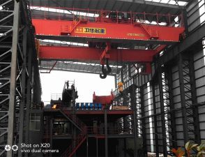 橋式起重機與門式起重機 結構與應用的比較